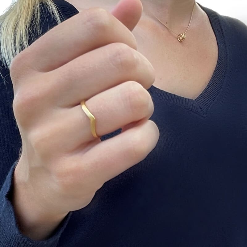 https://susicala.com/wp-content/uploads/2021/05/A-kind-of-magic-wonderwoman-simple-ring-gold-lady.jpg