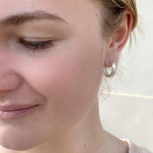 Bea Hoop earrings silver lady