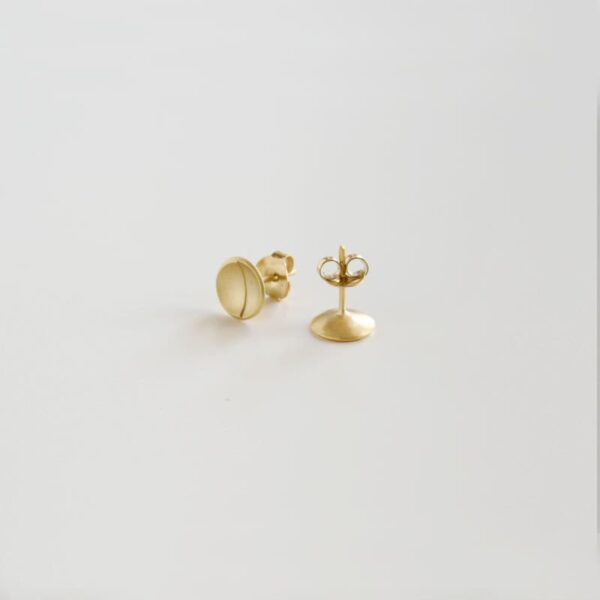 Circle Line S Earrings Gold