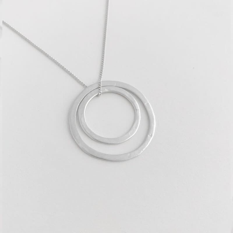 Rose Gold Interlocking Circle Necklace | Sermania Jewelry
