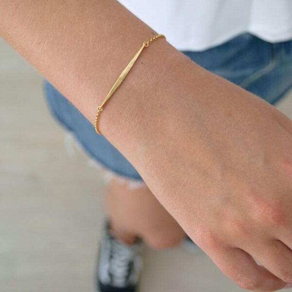 kam thin stick bracelet gold lady