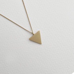 Bermuda-triangle-necklace-gold