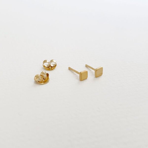 bretagne mini squared earrings gold