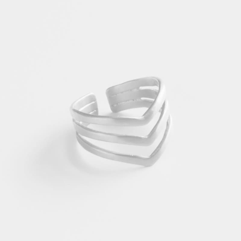 A-kind-of-magic-wonderwoman-triple-ring-silver-Mothers-Day