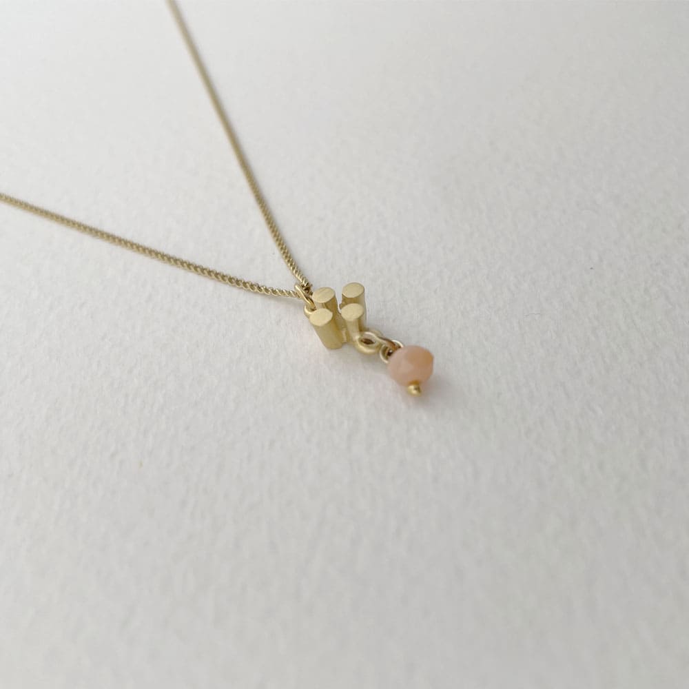 Solitaire cross pendant gold Solitaire cross pendant gold