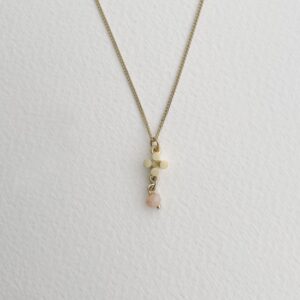 Solitaire cross pendant gold