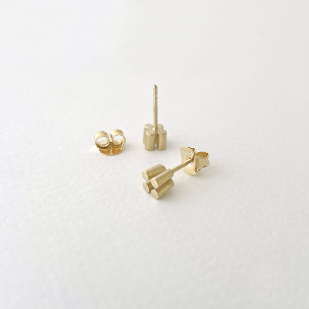 Solitaire earrings gold Solitaire earrings gold
