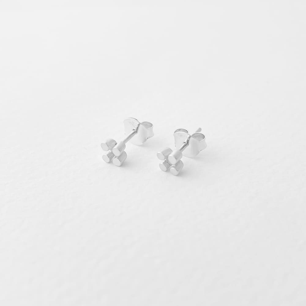Solitaire flat earrings silver Solitaire flat earrings silver