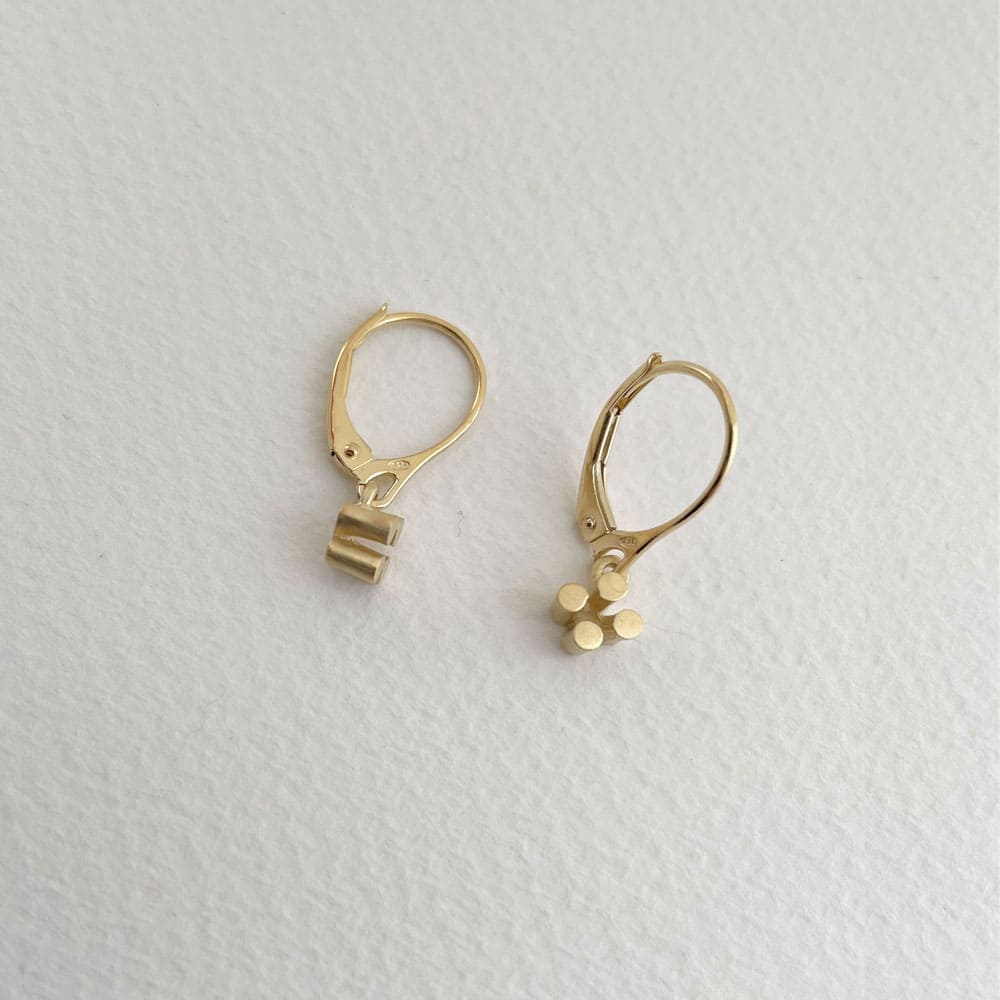 Solitaire pendant earrings gold Solitaire pendant earrings gold